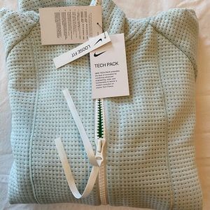 NWT Women’s Nike Loose Fit Tech Pack Green Zip Hoodie, Size L